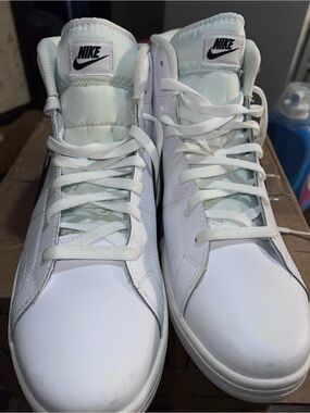 Nike Men’s Size 13 Court Royale 2
